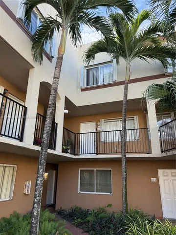 $2,300 | 551 Northwest 82nd Avenue, Unit 518, Miami, FL 33126