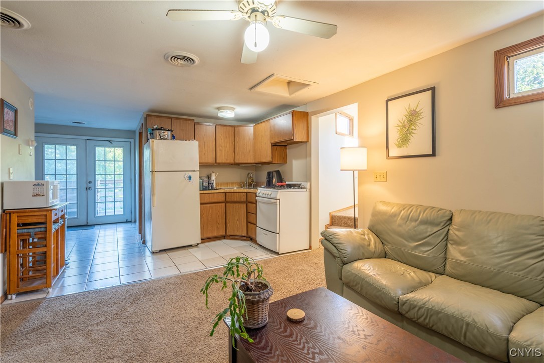 6571 Lakeshore Road Cicero, NY 13039 - Photo 7 of 50