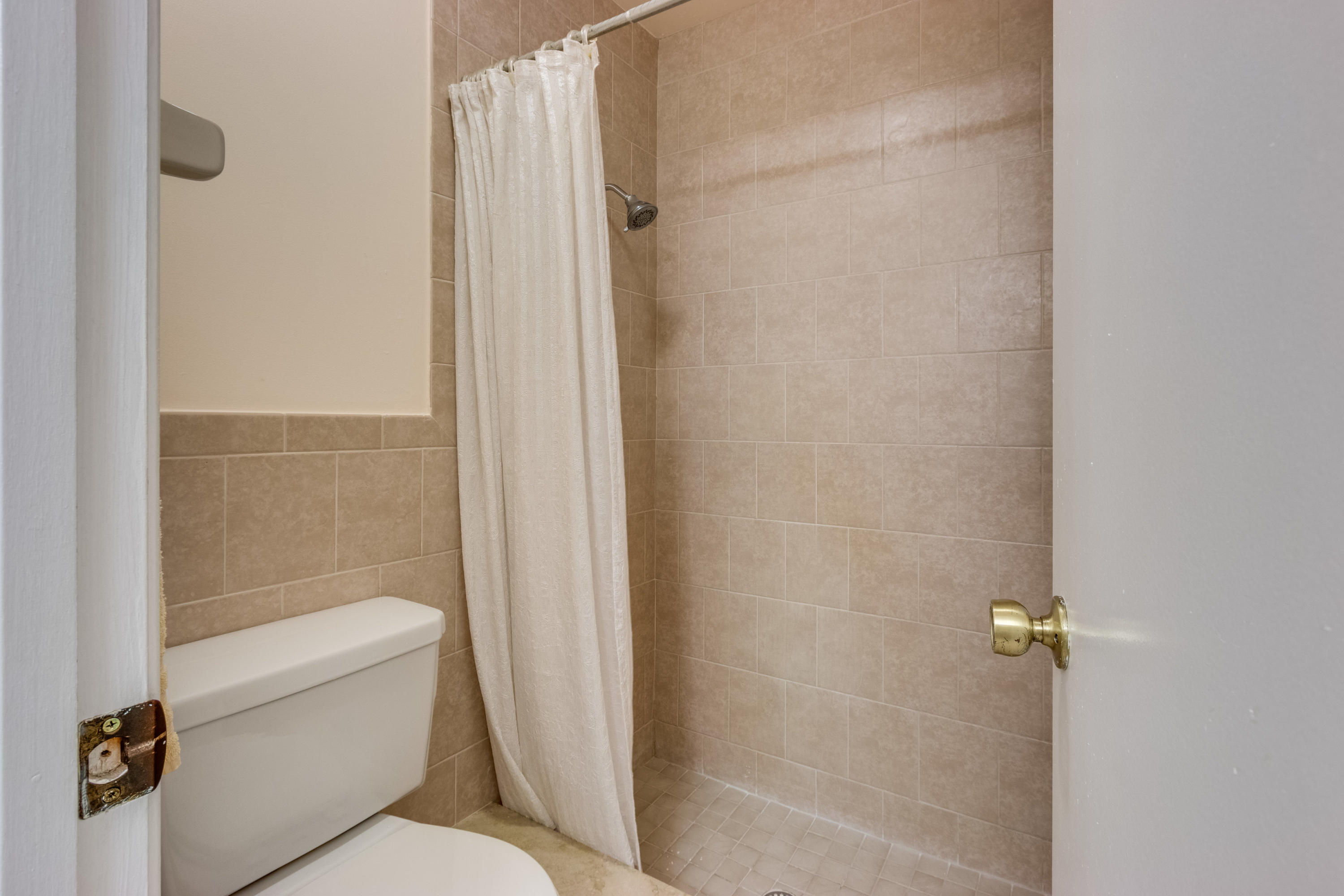 9208 Edgemont Lane Boca Raton, FL 33434 - Photo 15 of 29 master shower