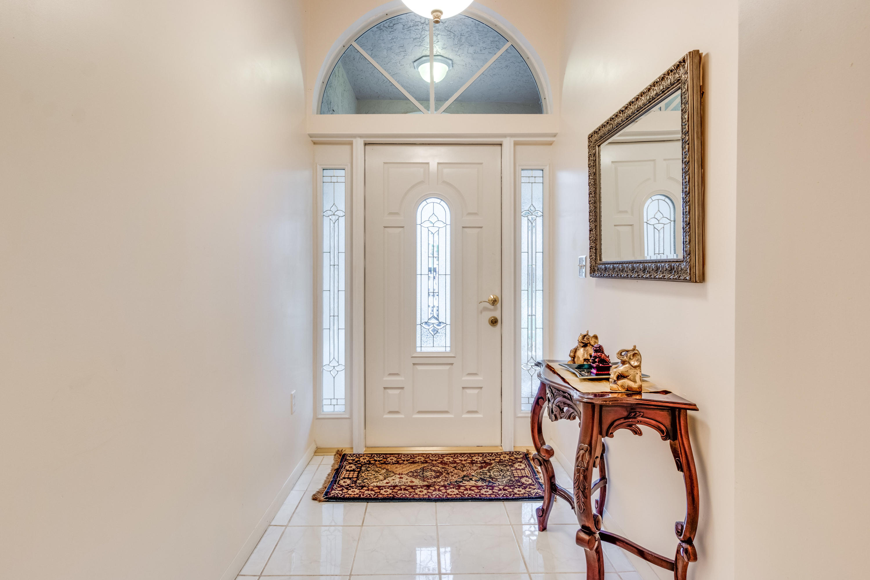 9208 Edgemont Lane Boca Raton, FL 33434 - Photo 4 of 29 foyer