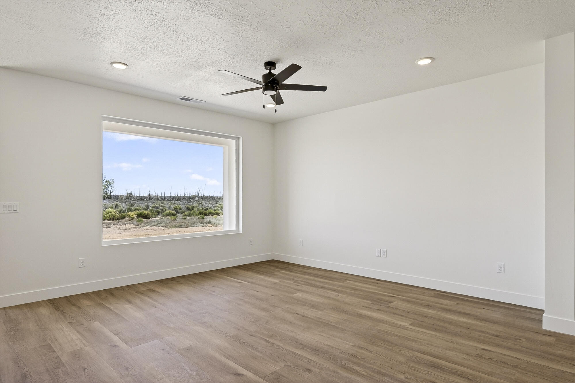 4939 North 10 East Enoch, UT 84721 - Photo 9 of 47 4939 N 10 E-57