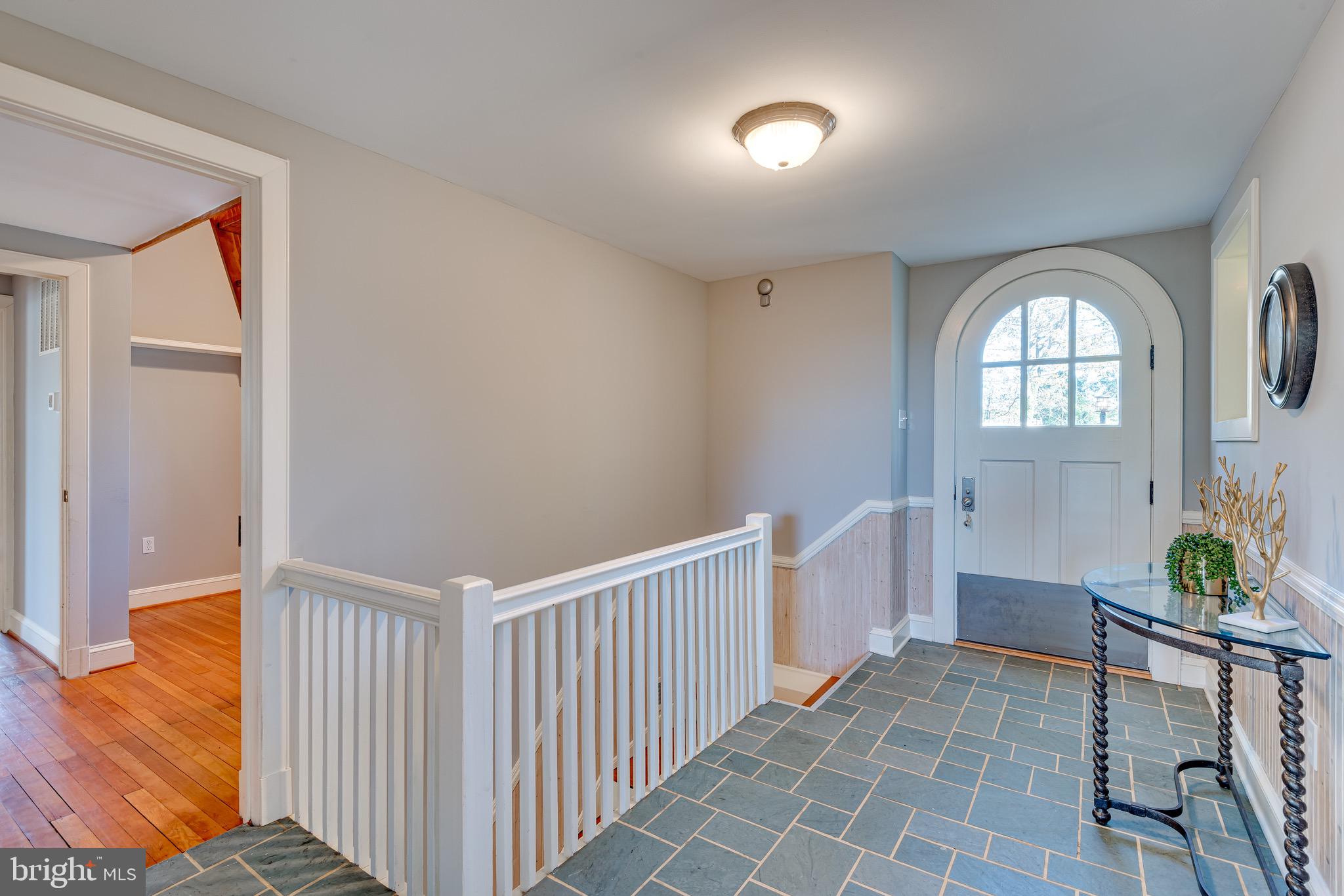 612 Holly Ridge Road Severna Park, MD 21146 - Photo 3 of 39 Foyer/Entry - All photos are from 2020 and staged
