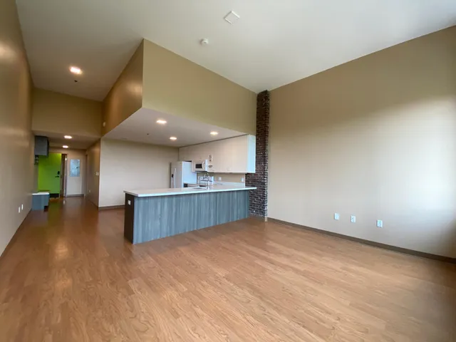 $2,221 | 83 Hanover Street, Unit 303, Manchester, NH 03101