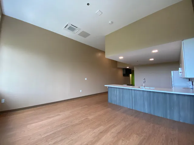 $2,221 | 83 Hanover Street, Unit 303, Manchester, NH 03101