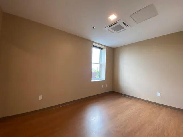 $2,221 | 83 Hanover Street, Unit 303, Manchester, NH 03101