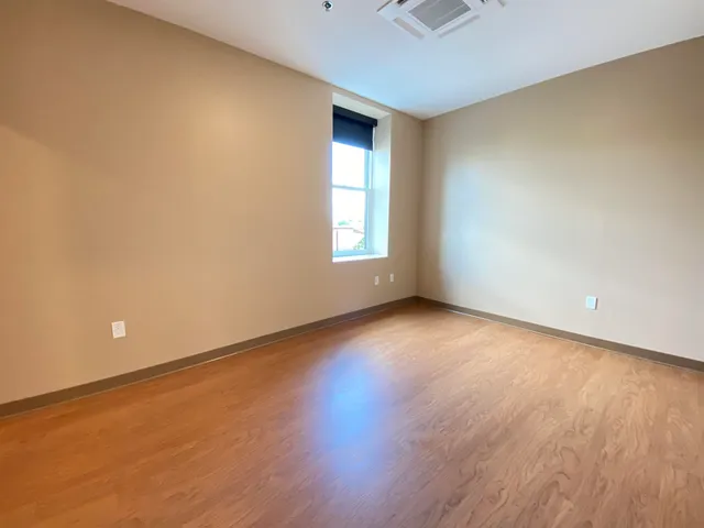 $2,221 | 83 Hanover Street, Unit 303, Manchester, NH 03101