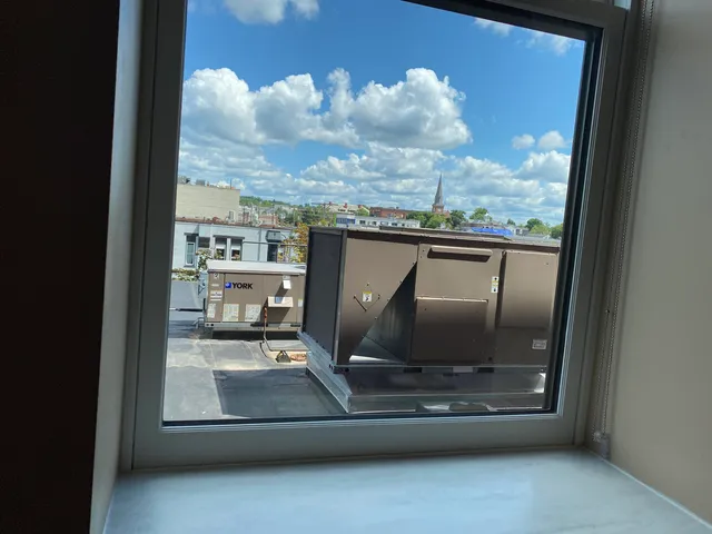 $2,221 | 83 Hanover Street, Unit 303, Manchester, NH 03101