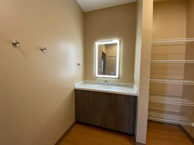 $2,221 | 83 Hanover Street, Unit 303, Manchester, NH 03101