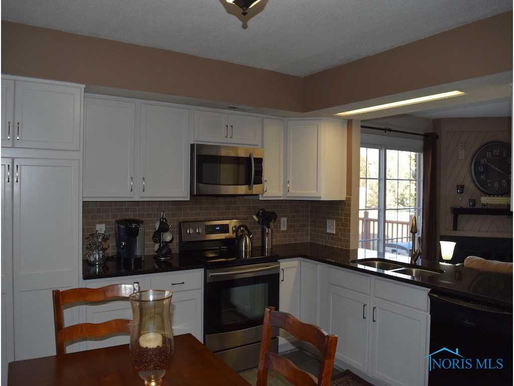 1220 Hidden Ridge Road Toledo, OH 43615 - Photo 6 of 20 Kitchen.