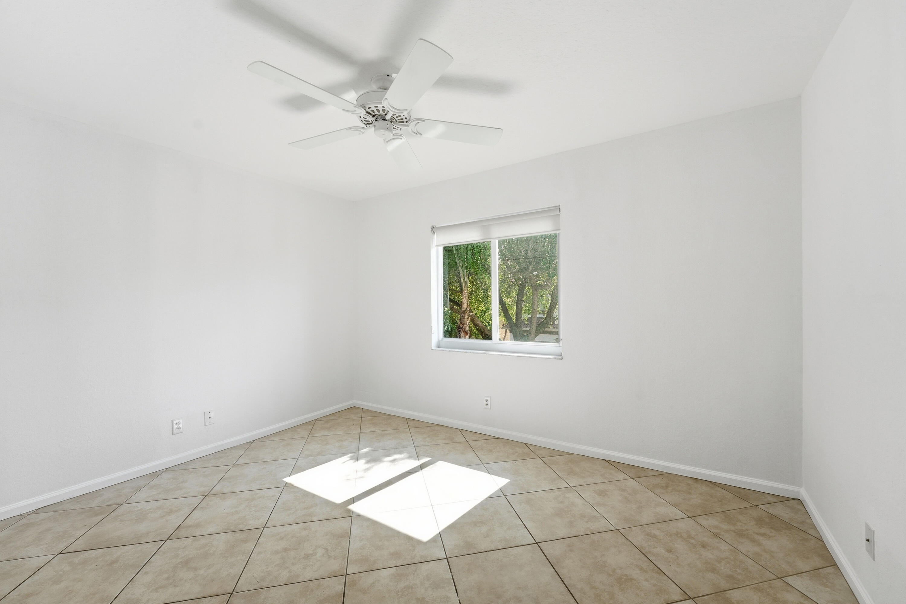 1275 Rose Gate Boulevard Riviera Beach, FL 33404 - Photo 24 of 45 24_dsc03434