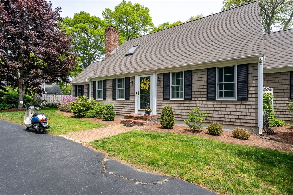 61 Angus Way Barnstable, MA 02632 - Photo 1 of 36