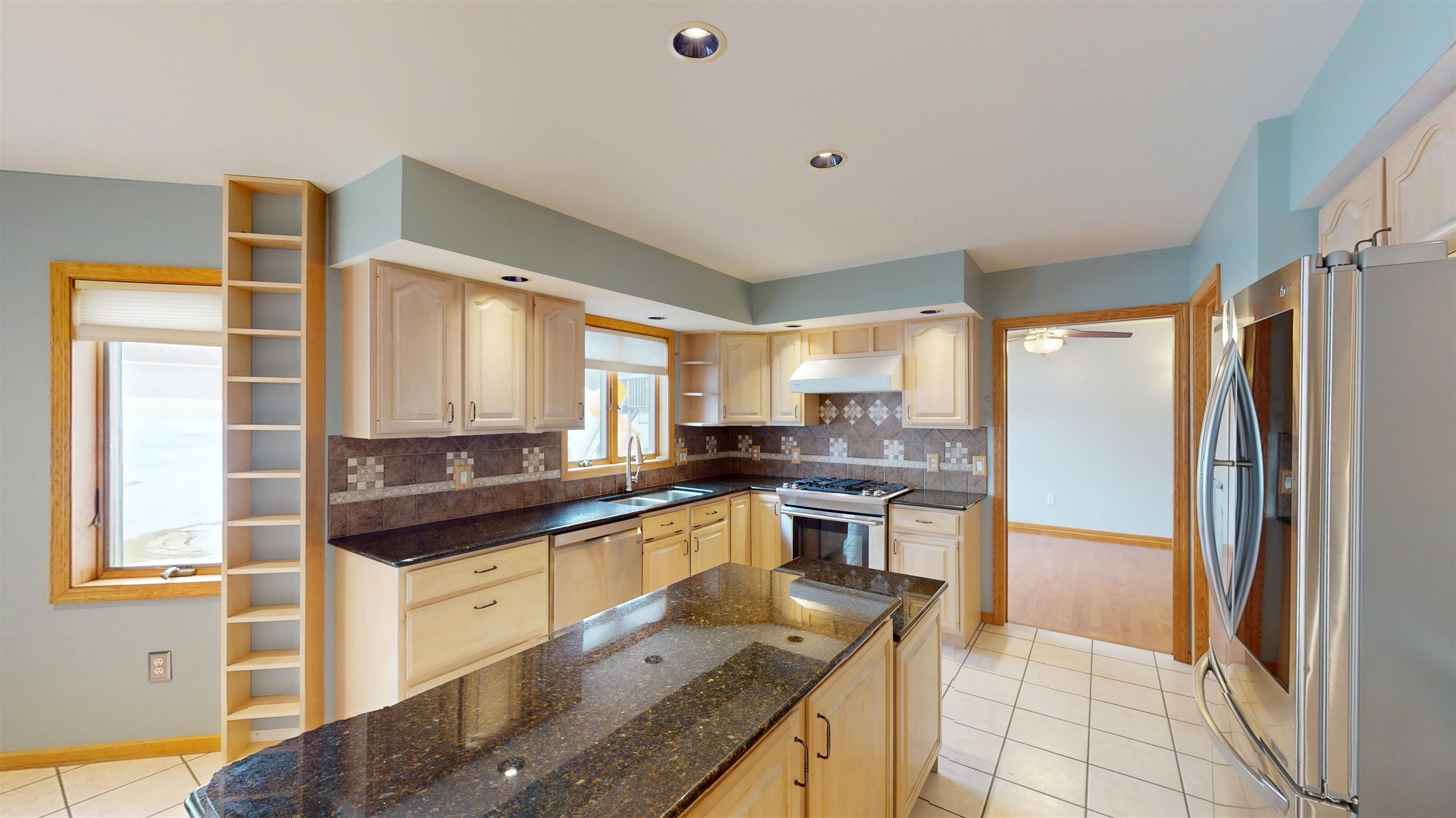 2112 West 3rd Street Marshfield, WI 54449 - Photo 17 of 60