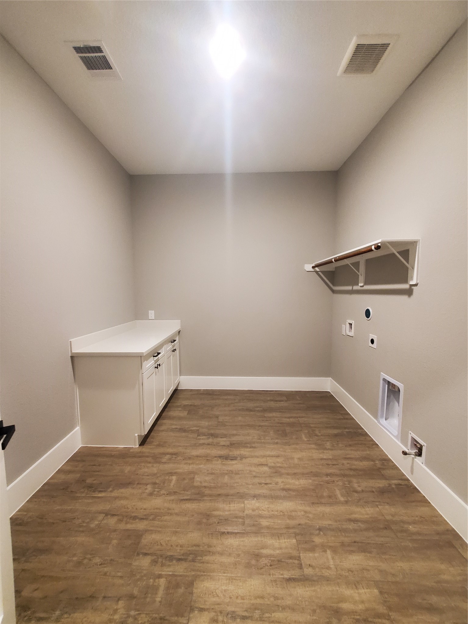 24647 Oak Creek Road Hockley, TX 77447 - Photo 24 of 47 a view of an empty room