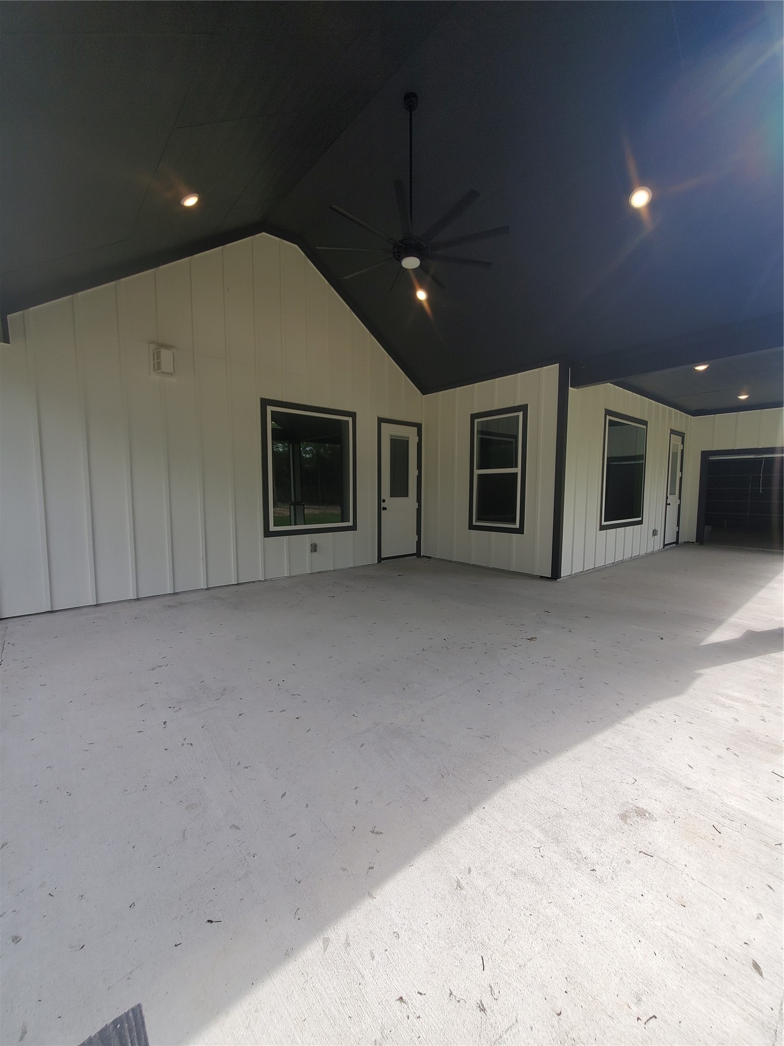 24647 Oak Creek Road Hockley, TX 77447 - Photo 37 of 47 a view of a livingroom with an empty space