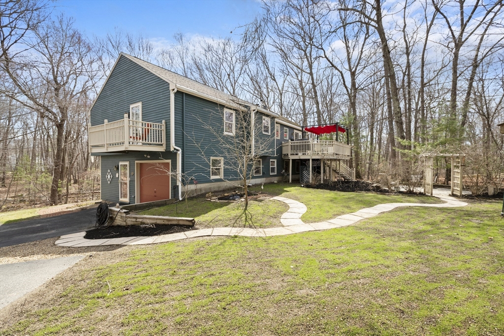 19 Stanley Road Medway, MA 02053 - Photo 3 of 41