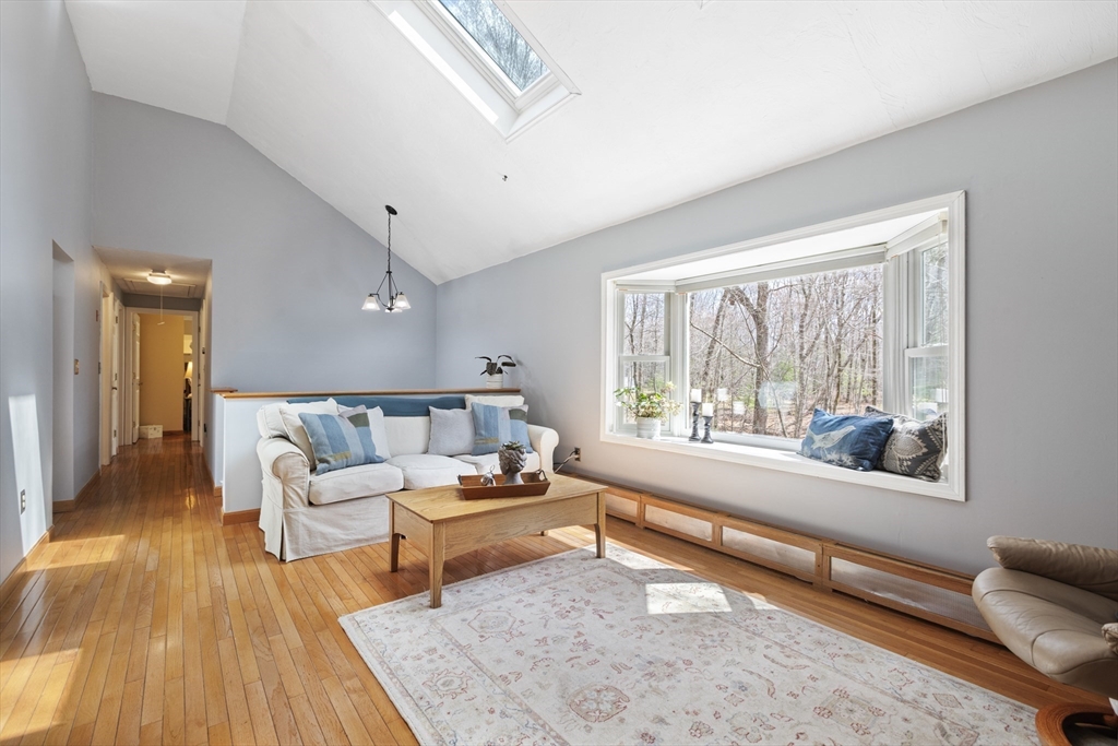 19 Stanley Road Medway, MA 02053 - Photo 4 of 41