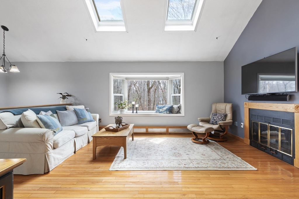 19 Stanley Road Medway, MA 02053 - Photo 5 of 41