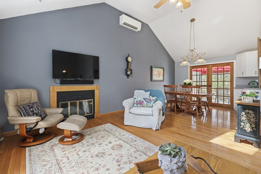 19 Stanley Road Medway, MA 02053 - Photo 7 of 41