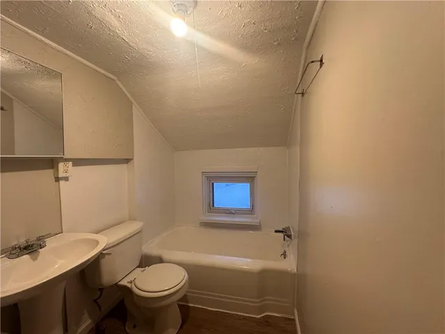 $995 | 283 Portersville Road, Ellwood City, PA 16117