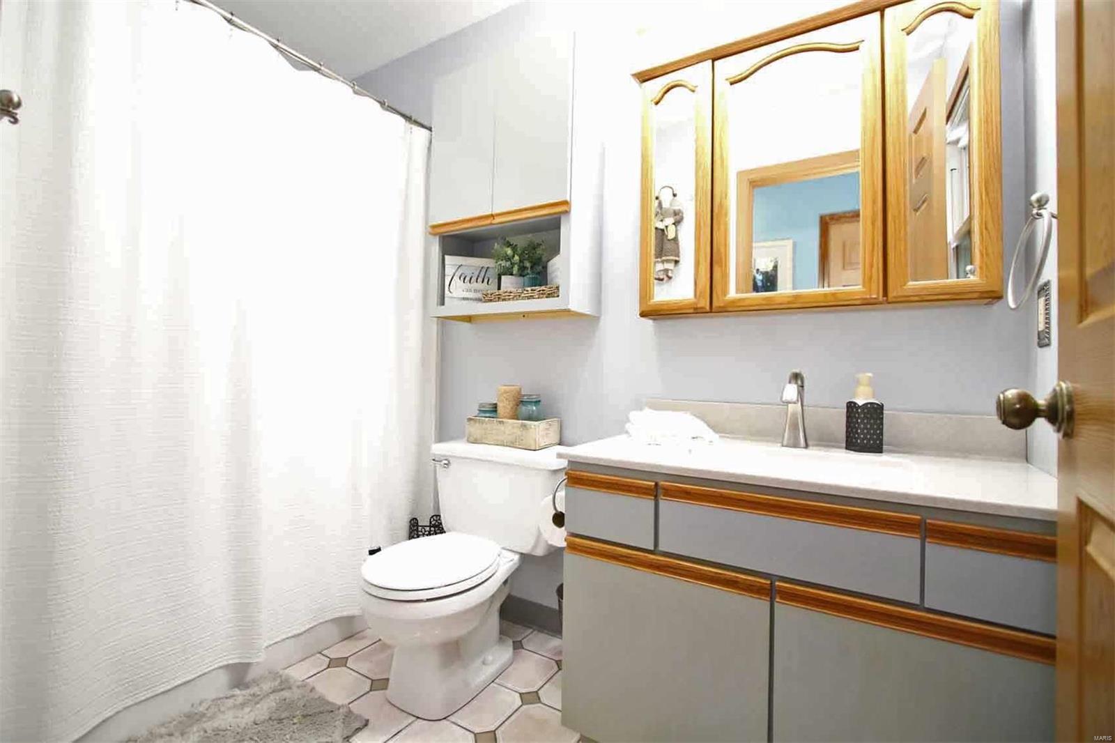 6447 Old Carpenter Road Edwardsville, IL 62025 - Photo 13 of 59 Gallery Image 13