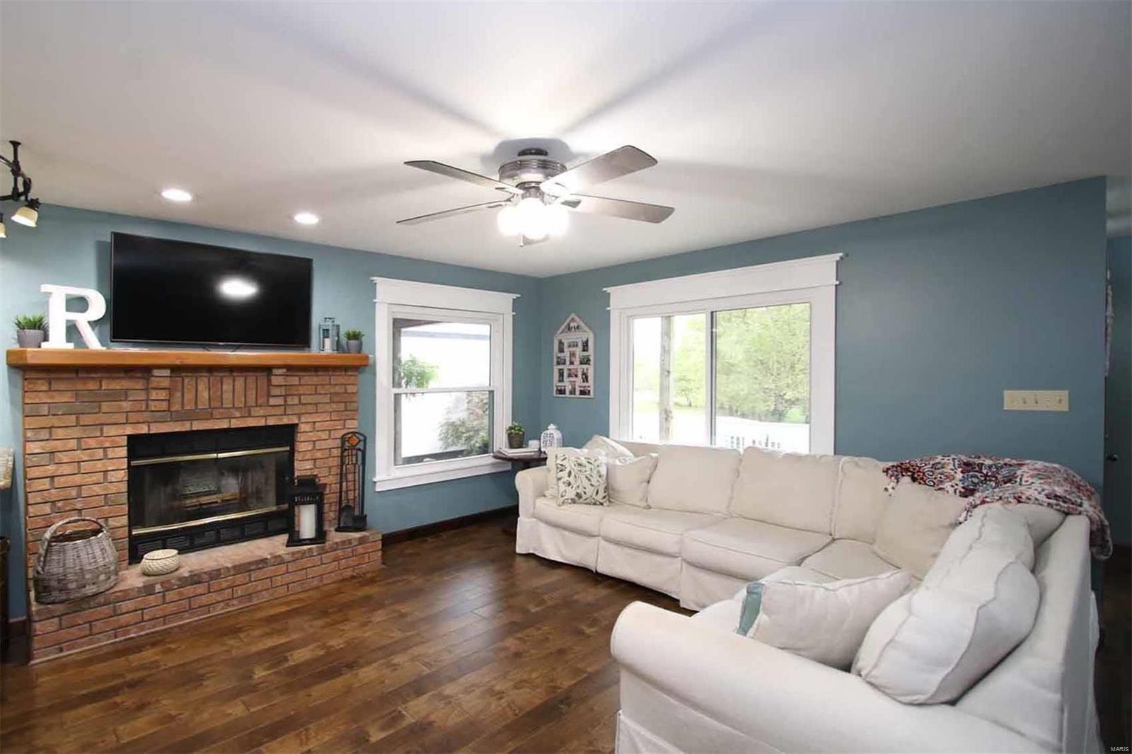 6447 Old Carpenter Road Edwardsville, IL 62025 - Photo 4 of 59 Gallery Image 4