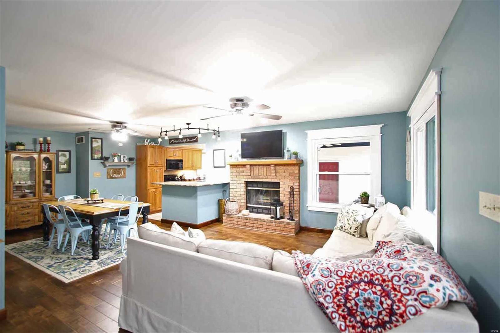 6447 Old Carpenter Road Edwardsville, IL 62025 - Photo 5 of 59 Gallery Image 5