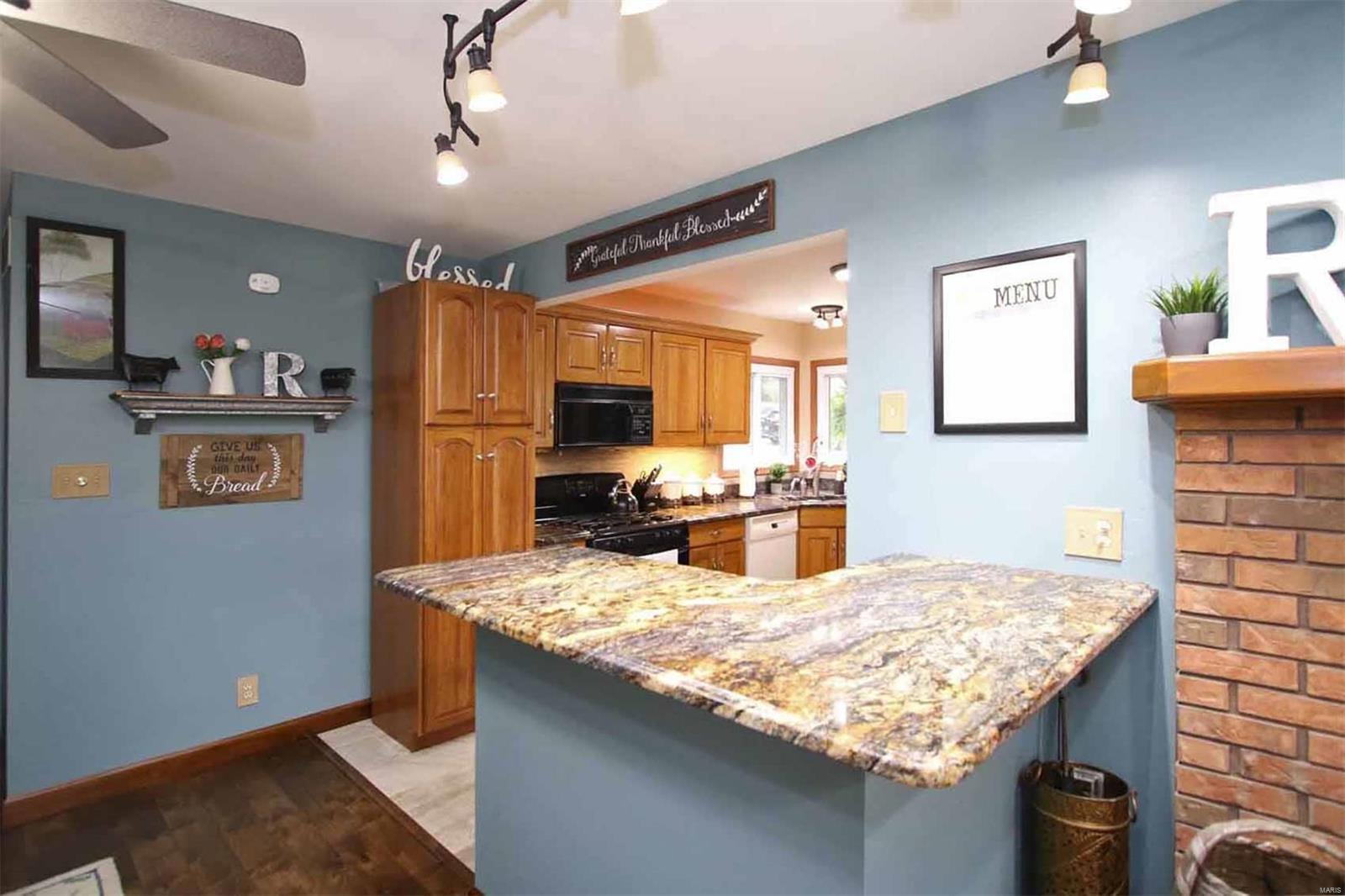 6447 Old Carpenter Road Edwardsville, IL 62025 - Photo 9 of 59 Gallery Image 9