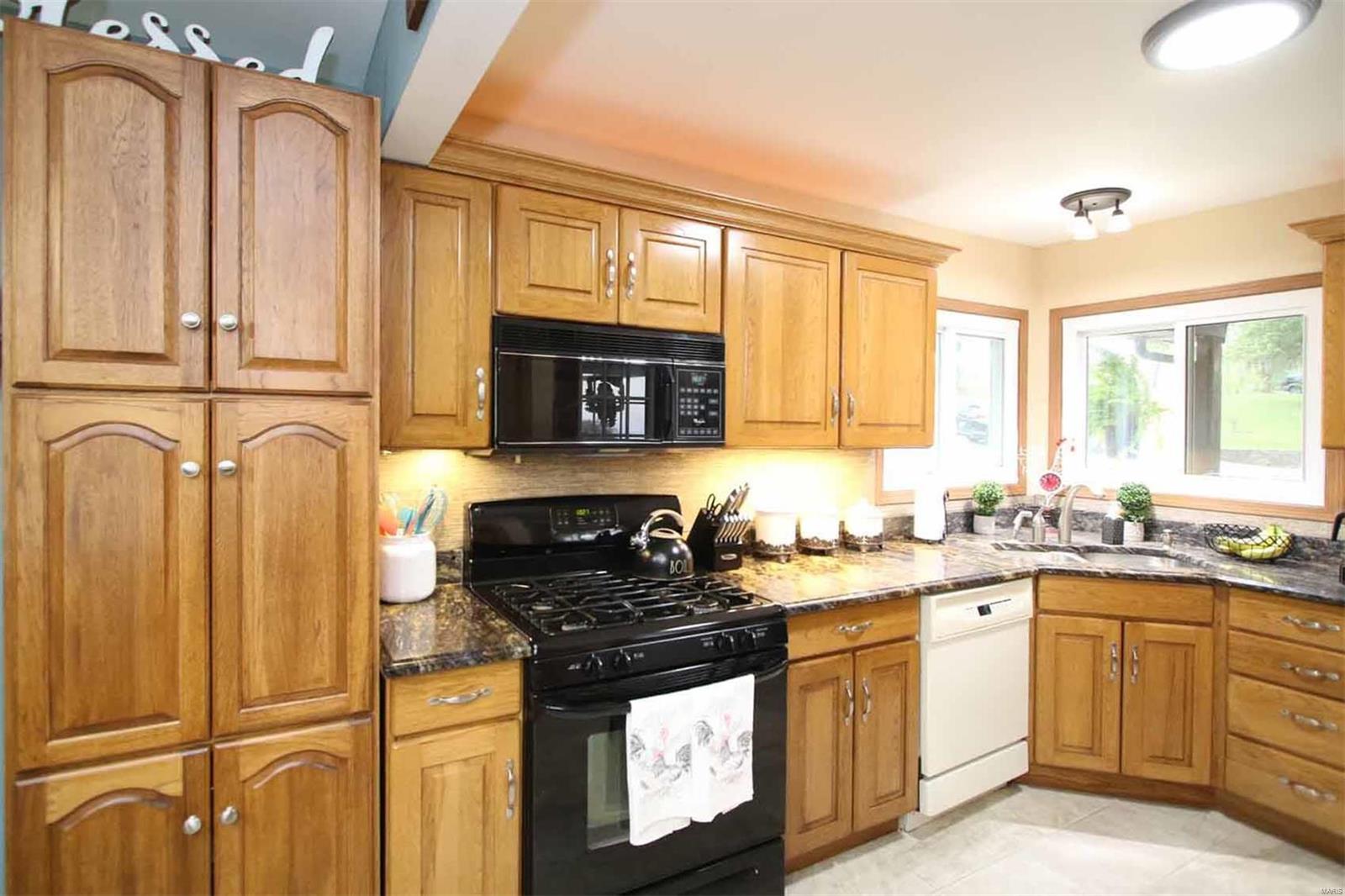 6447 Old Carpenter Road Edwardsville, IL 62025 - Photo 10 of 59 Gallery Image 10