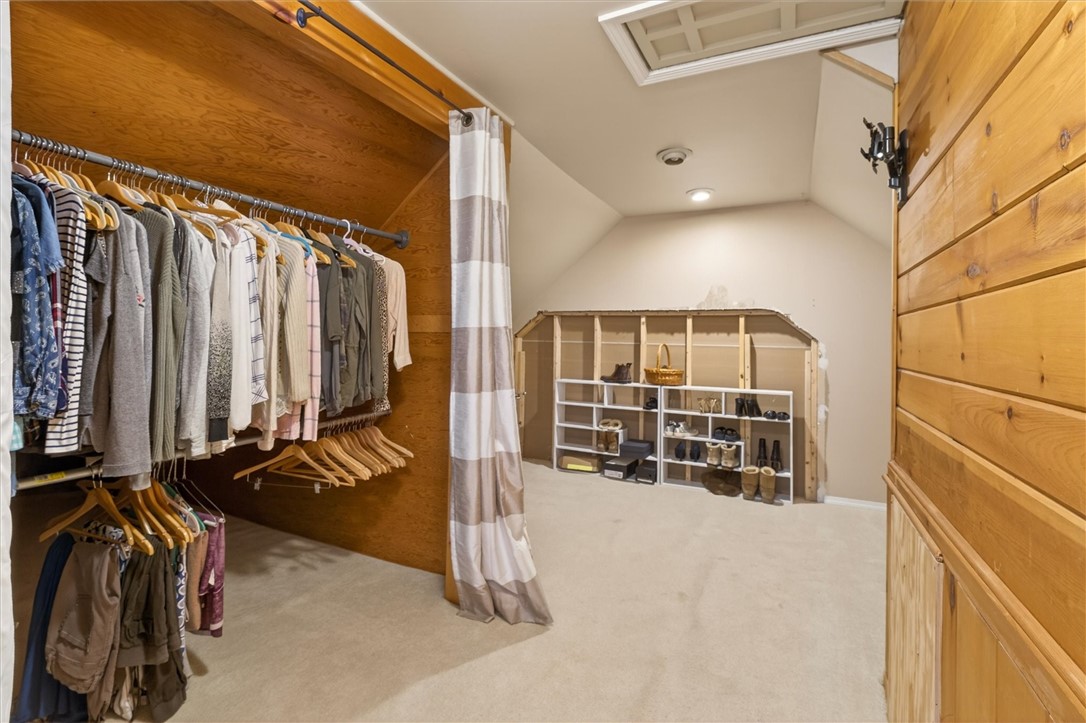 161 Tobey Road Pittsford, NY 14534 - Photo 36 of 50 Closet Room/Bonus Room