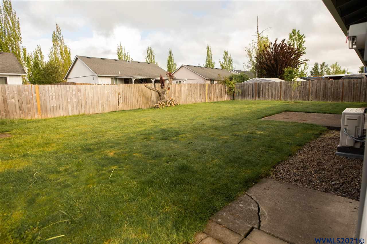 1244 Hemlock Loop Independence, OR 97351 - Photo 5 of 23 Gallery Image 5