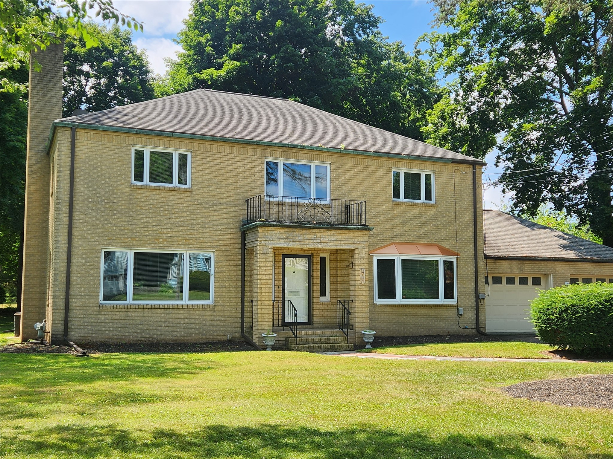 77 Riverside Drive Binghamton, NY 13905 - Photo 2 of 39