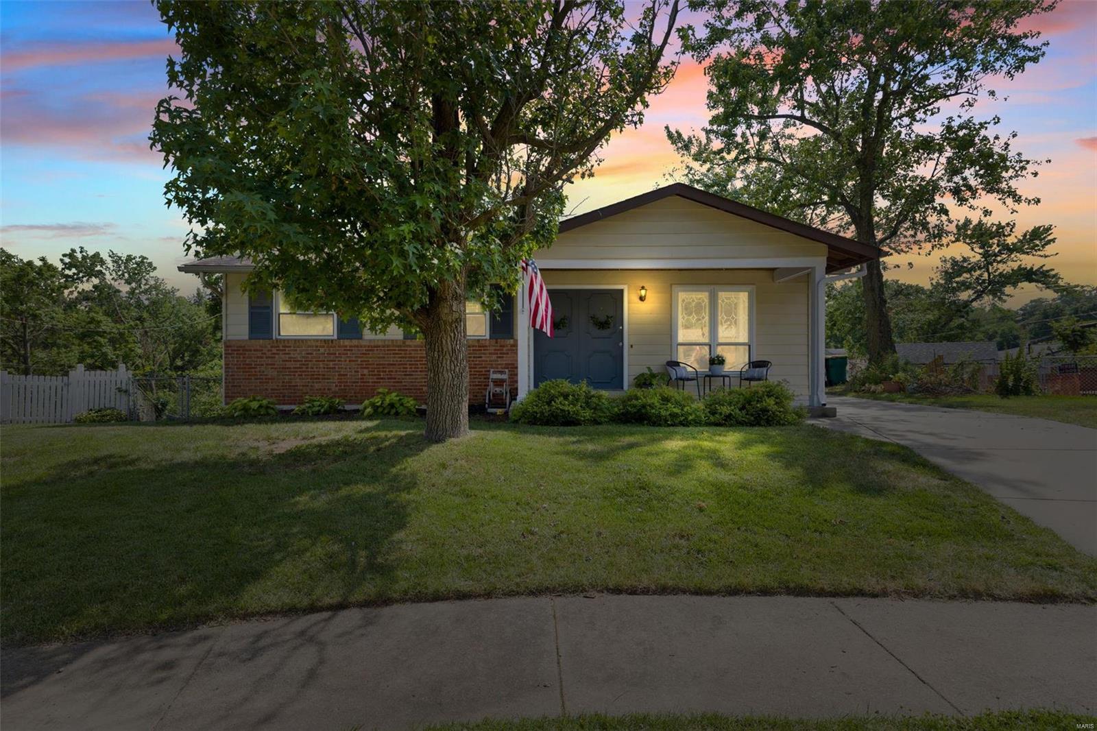 4404 Conleth Drive St. Louis, MO 63129 - Photo 1 of 22