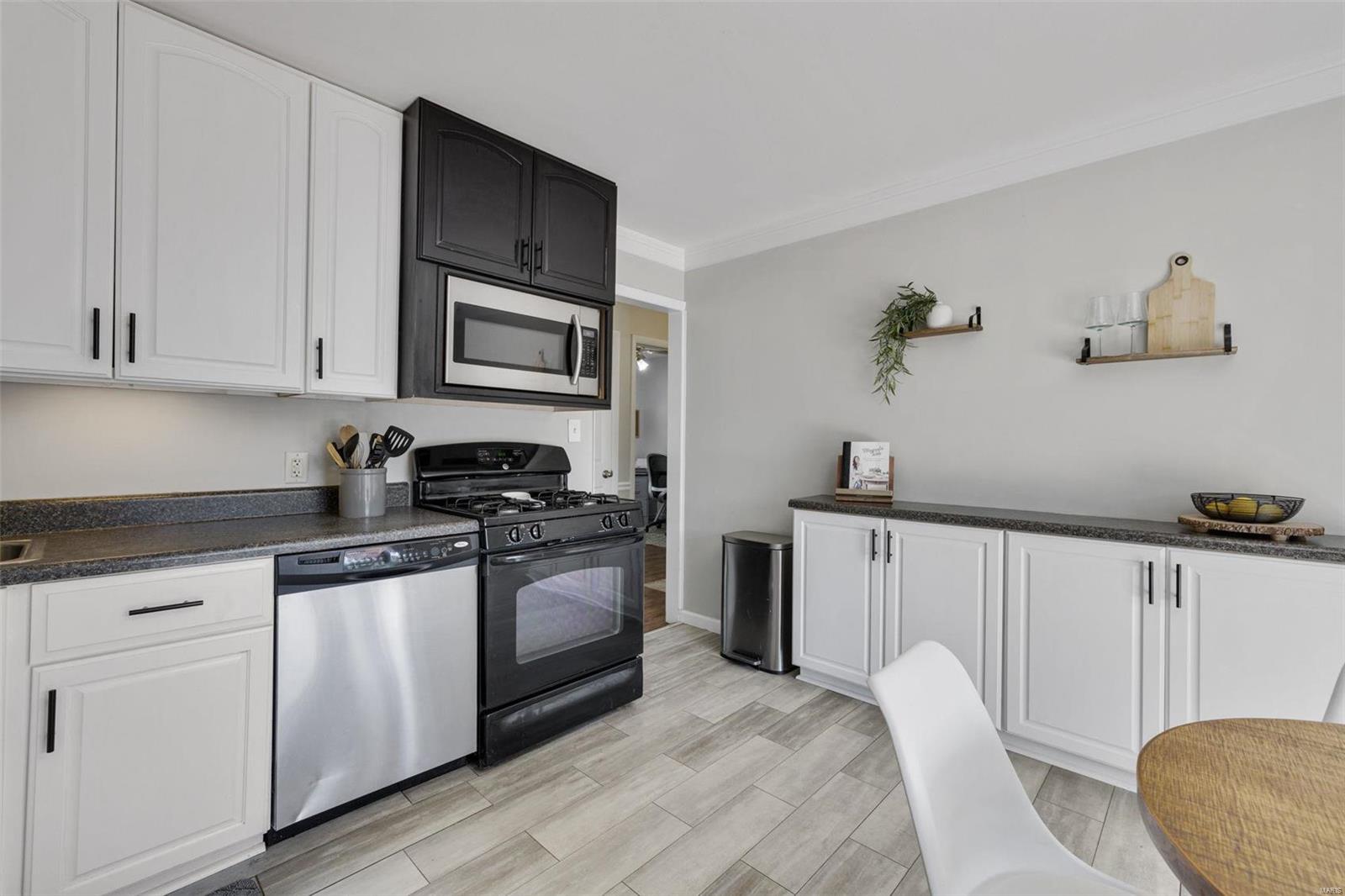 4404 Conleth Drive St. Louis, MO 63129 - Photo 7 of 22