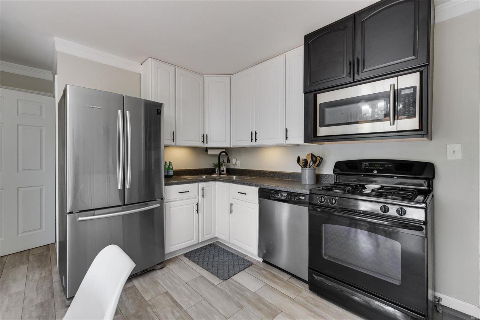 4404 Conleth Drive St. Louis, MO 63129 - Photo 8 of 22