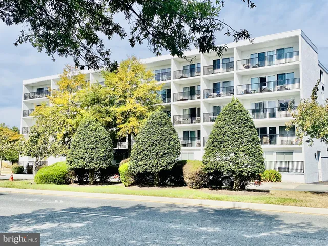 $439,000 | 409 Rehoboth Avenue, Unit F12, Rehoboth Beach, DE 19971