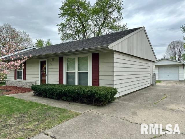 1912 Stonehenge Road Springfield, IL 62702 - Photo 2 of 27