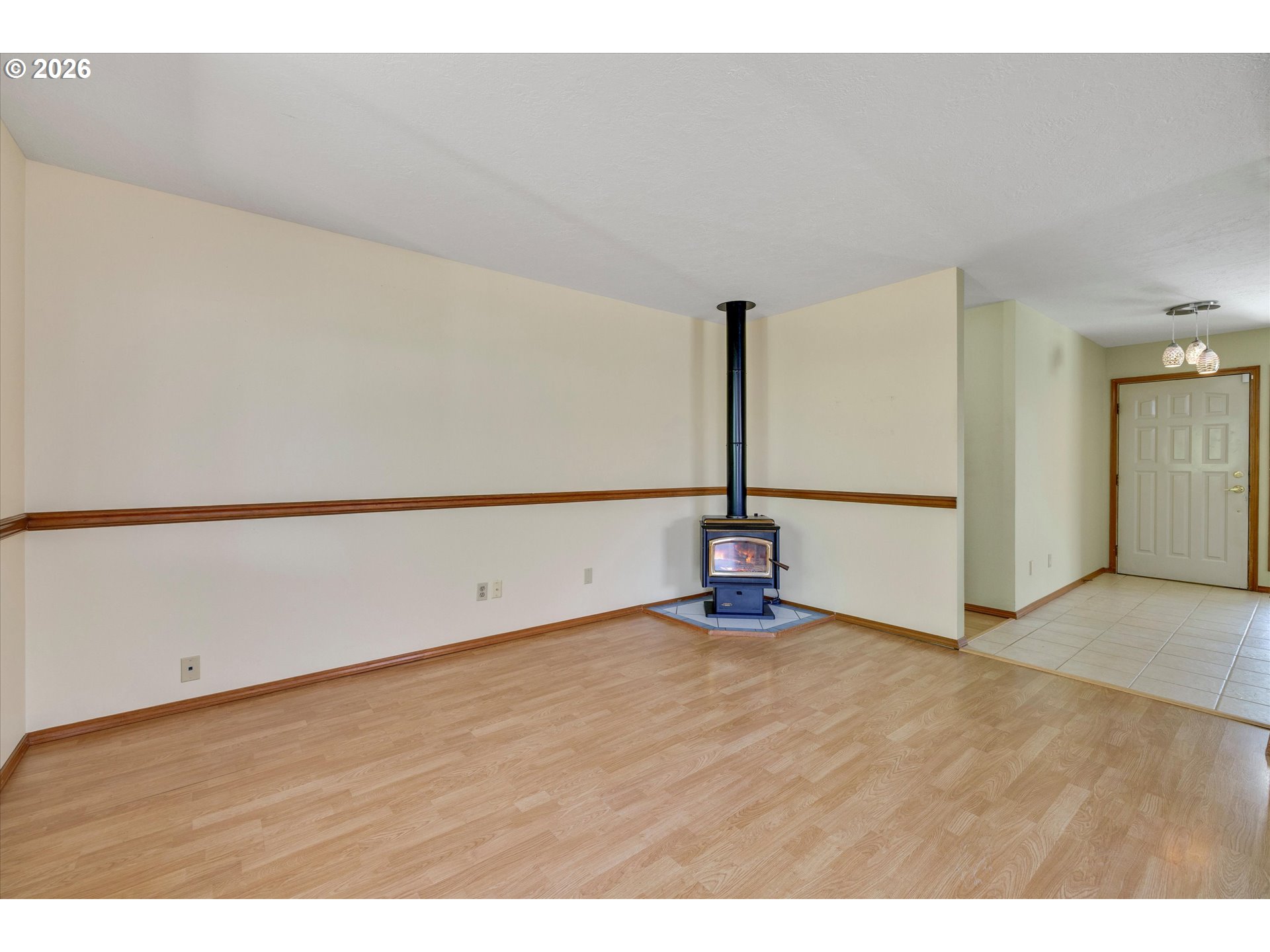 1360 North Locust Street Canby, OR 97013 - Photo 15 of 36 a view of an empty room