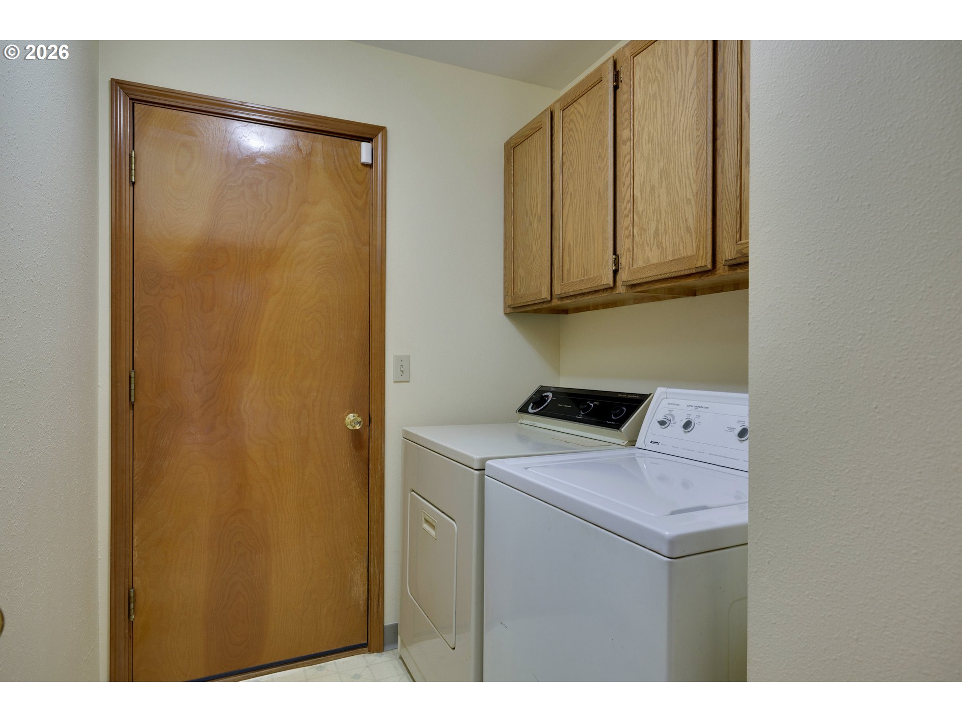 1360 North Locust Street Canby, OR 97013 - Photo 25 of 36 a utility room with dryer and washer