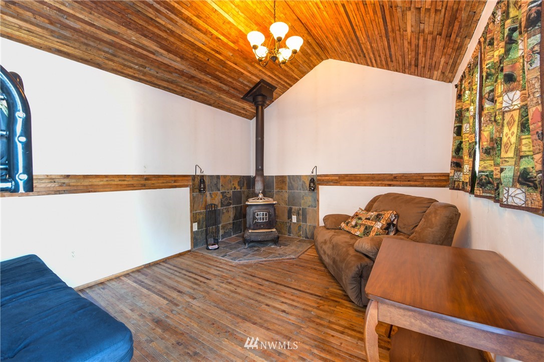 2298 Van Dam Road Oak Harbor, WA 98277 - Photo 14 of 25 Gallery Image 14