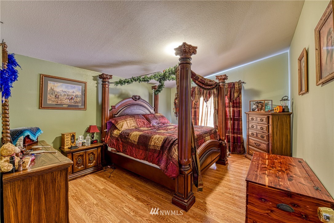 2298 Van Dam Road Oak Harbor, WA 98277 - Photo 16 of 25 Gallery Image 16