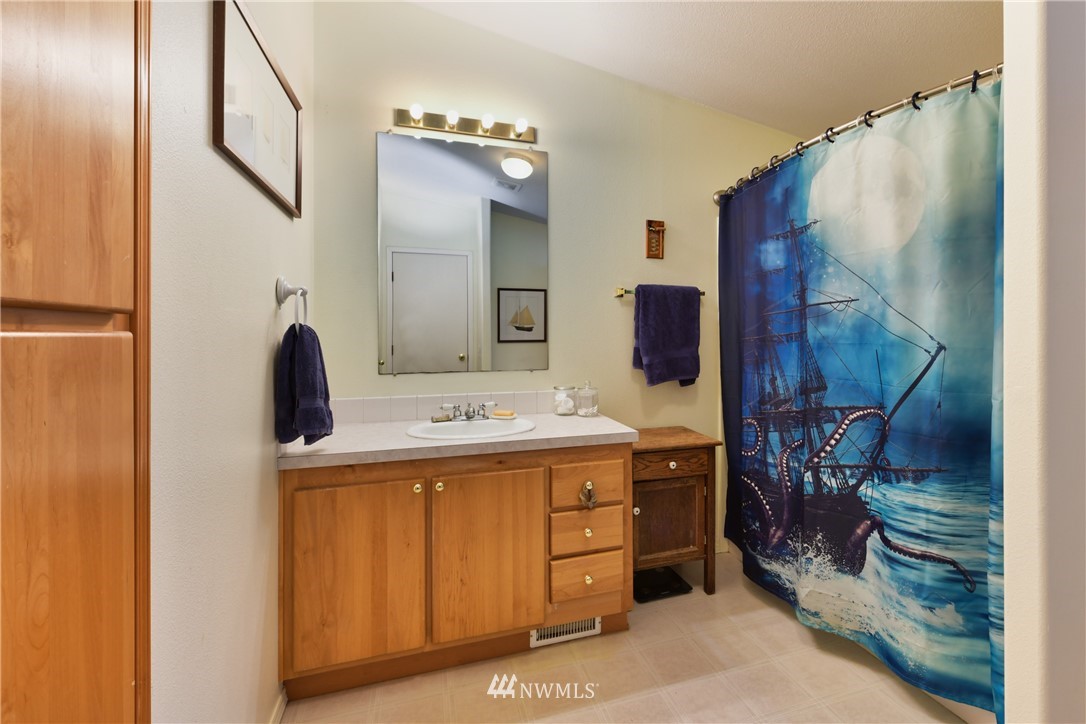 2298 Van Dam Road Oak Harbor, WA 98277 - Photo 20 of 25 Gallery Image 20