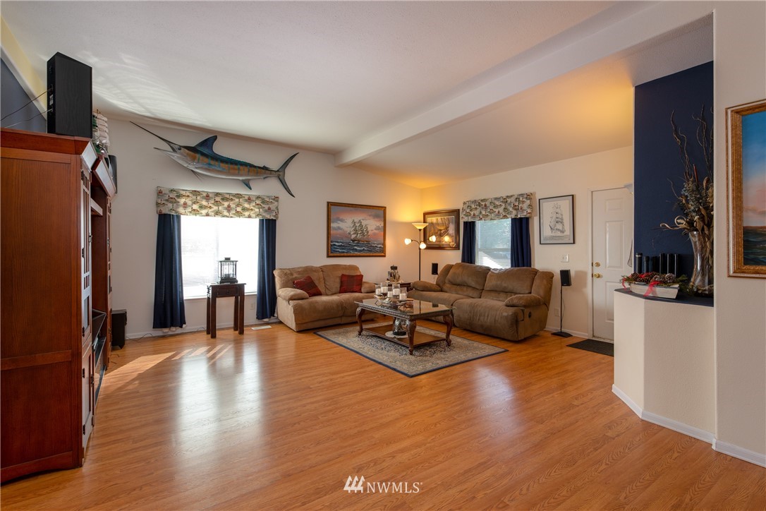 2298 Van Dam Road Oak Harbor, WA 98277 - Photo 3 of 25 Gallery Image 3