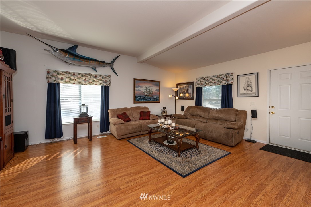 2298 Van Dam Road Oak Harbor, WA 98277 - Photo 4 of 25 Gallery Image 4