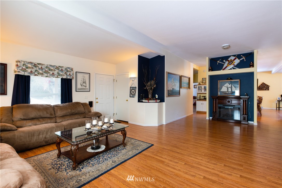2298 Van Dam Road Oak Harbor, WA 98277 - Photo 5 of 25 Gallery Image 5