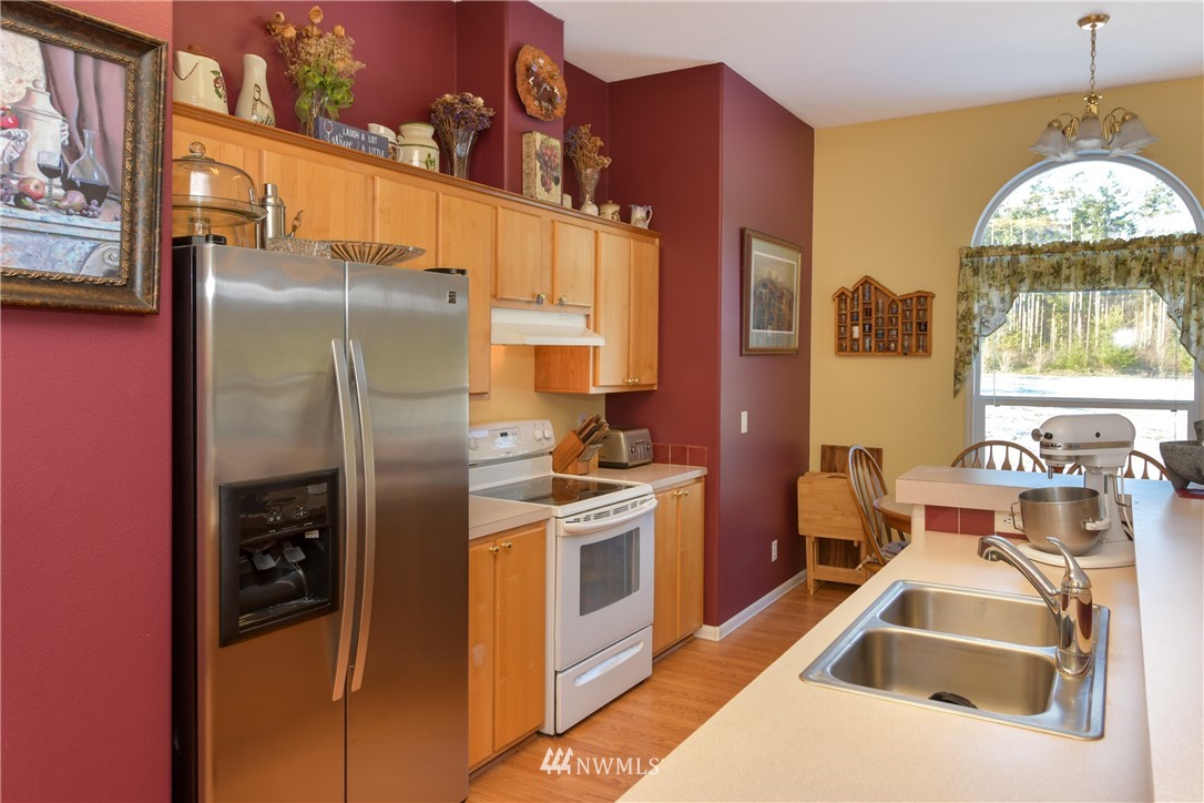2298 Van Dam Road Oak Harbor, WA 98277 - Photo 8 of 25 Gallery Image 8