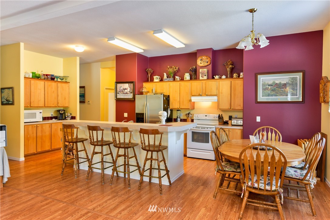 2298 Van Dam Road Oak Harbor, WA 98277 - Photo 10 of 25 Gallery Image 10