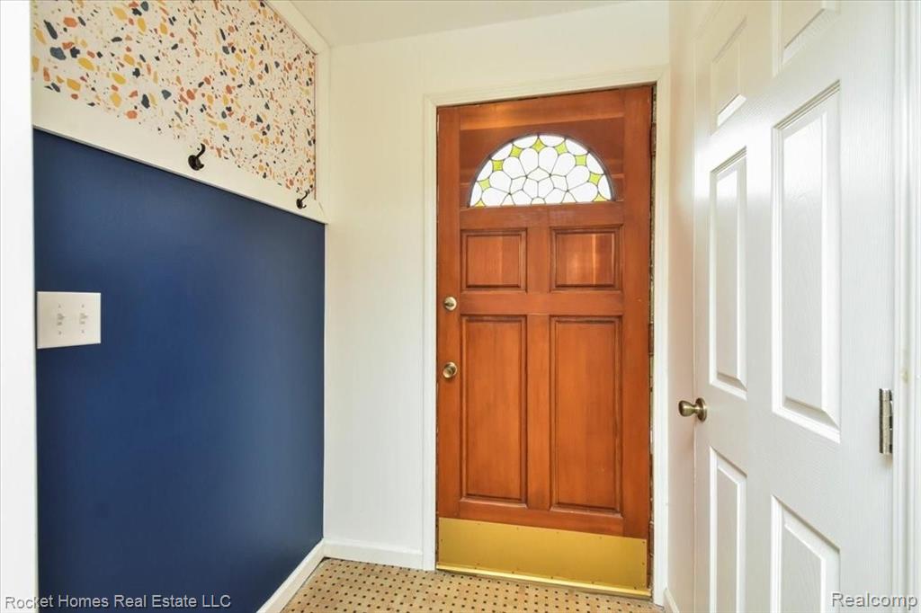 1452 Bishop Road Grosse Pointe Park, MI 48230 - Photo 4 of 48