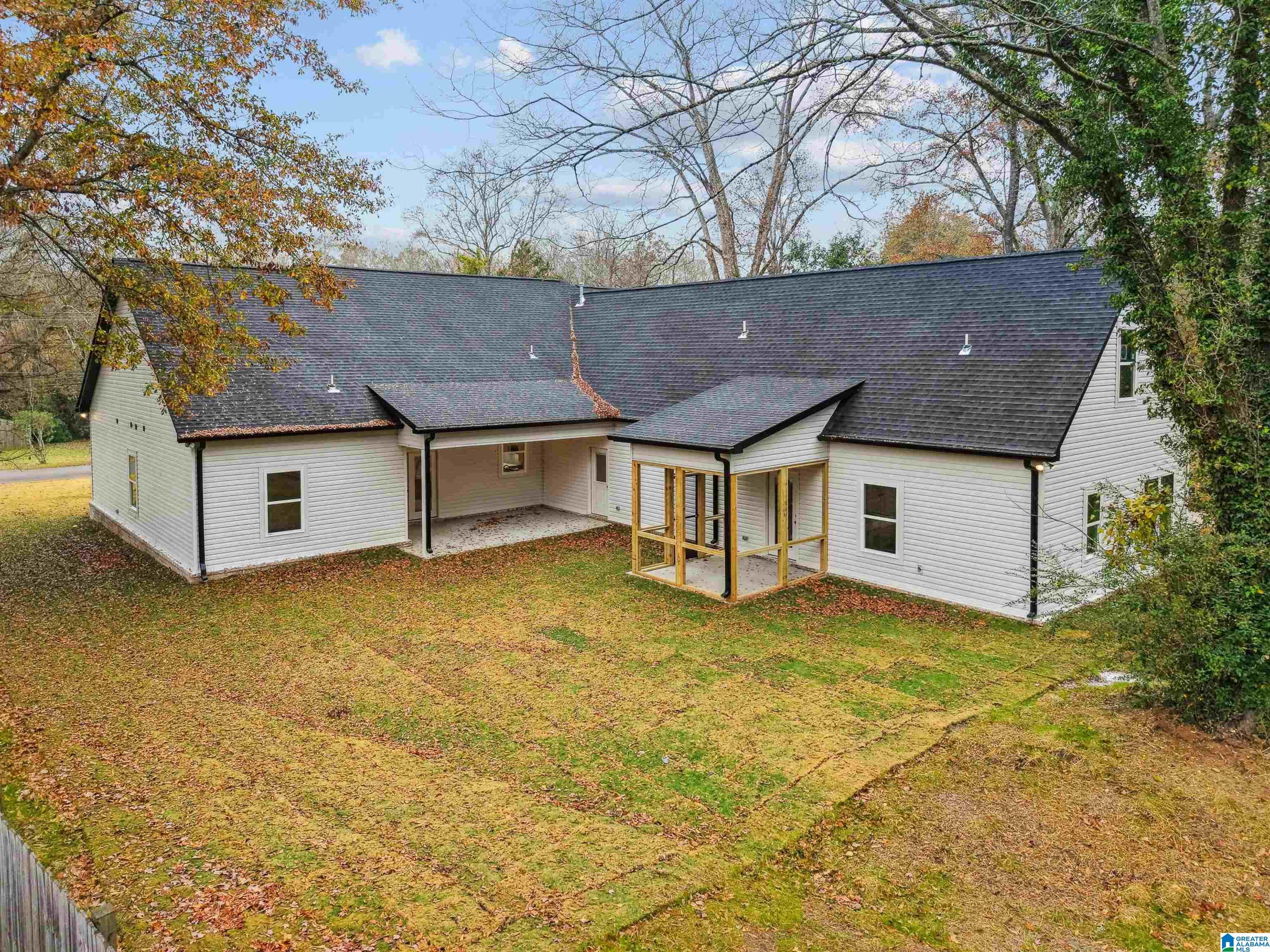 282 Robinson Street Springville, AL 35146 - Photo 5 of 68