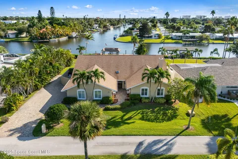 a view of a dining room and livingroom