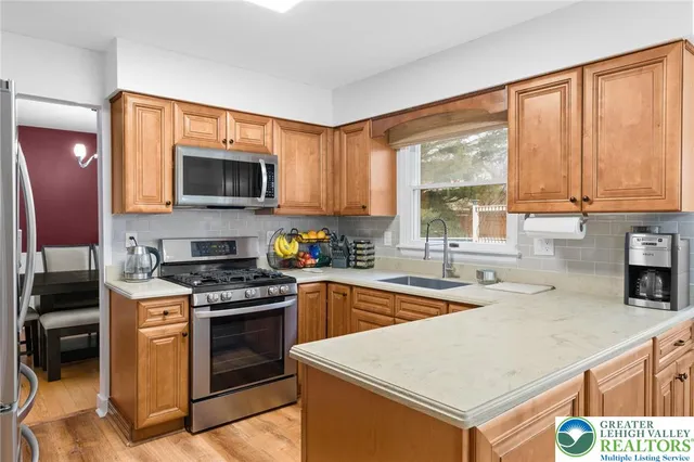 $535,000 | 402 Florentine Drive, Easton, PA 18040